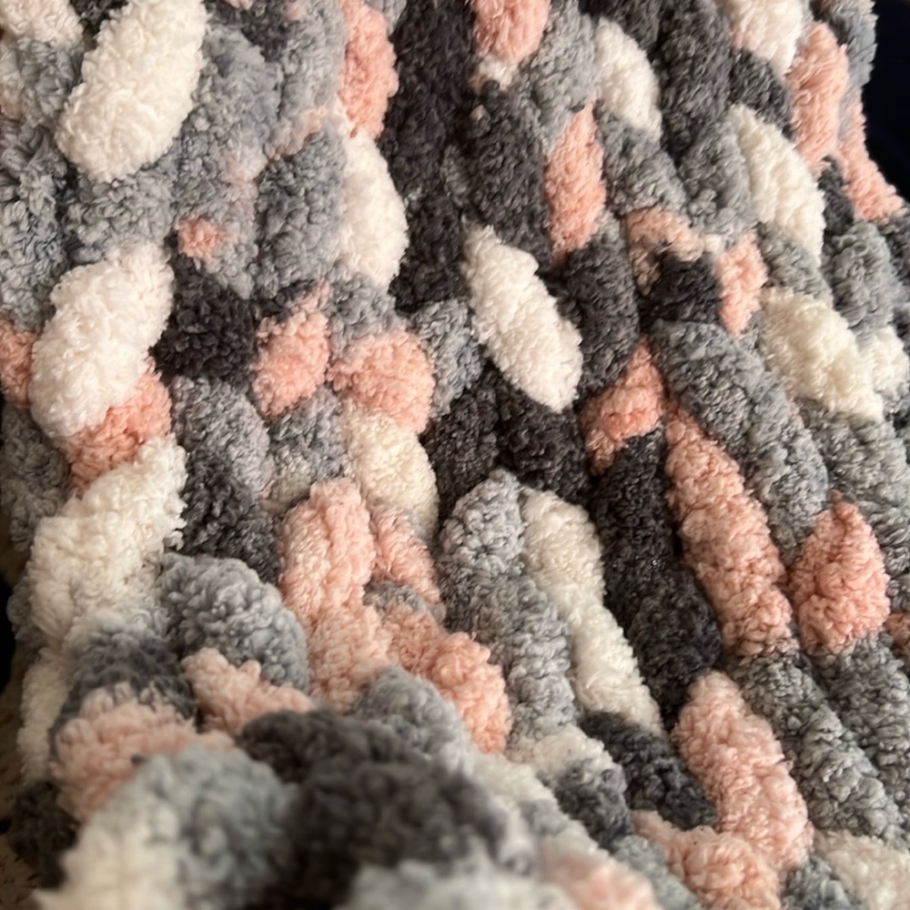 Chunky Yarn Infinity Scarf